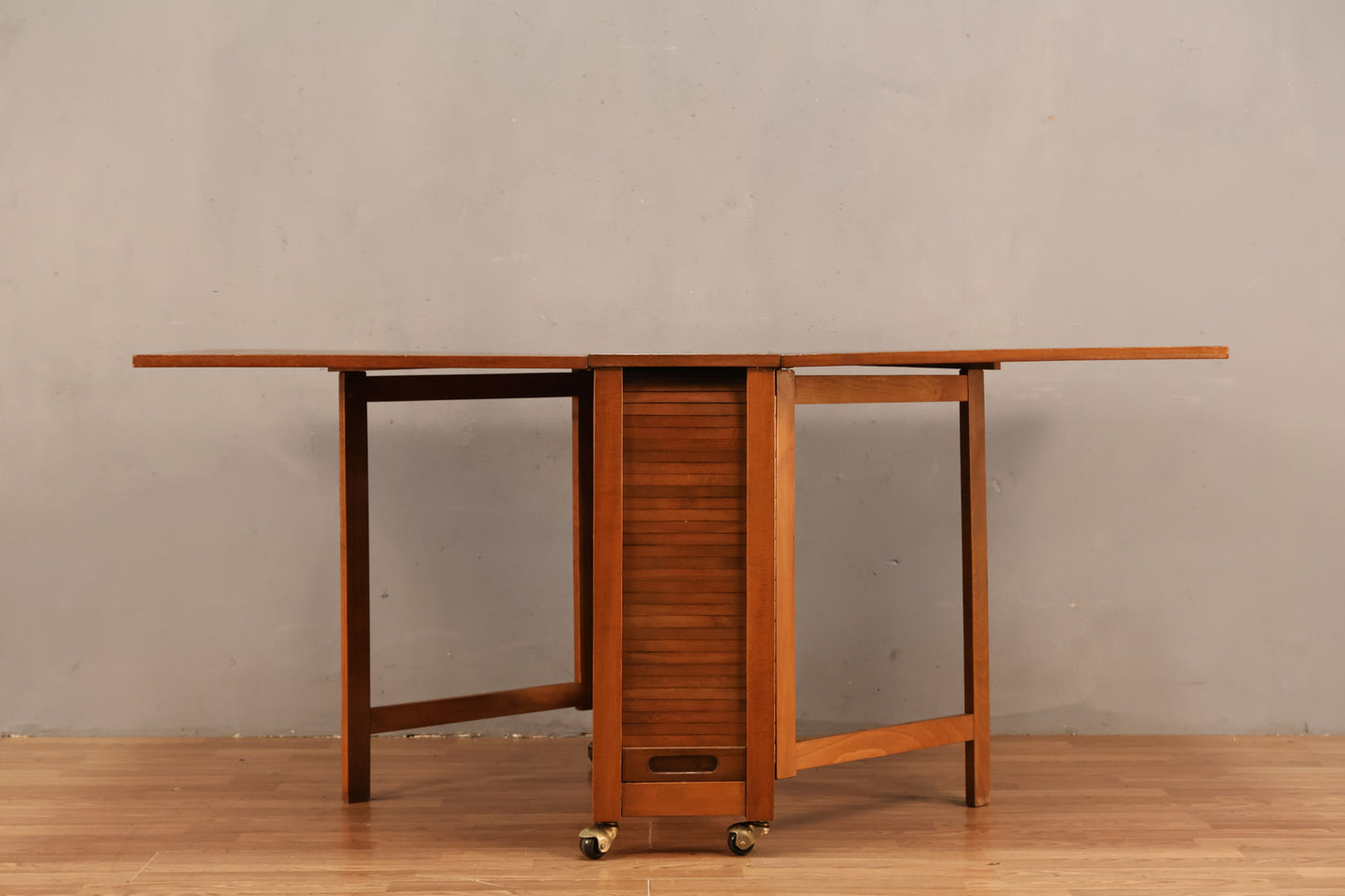 Walnut Gateleg Dining Table with 4 Folding Chairs
