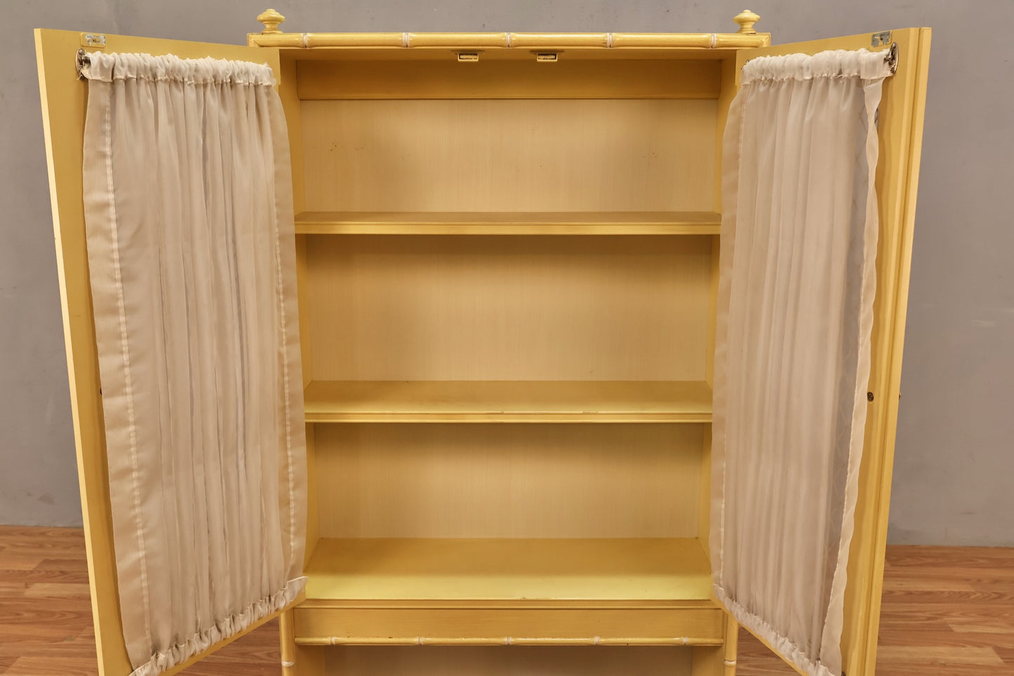 Thomasville Lemon Meringue 2-Door Bookcase