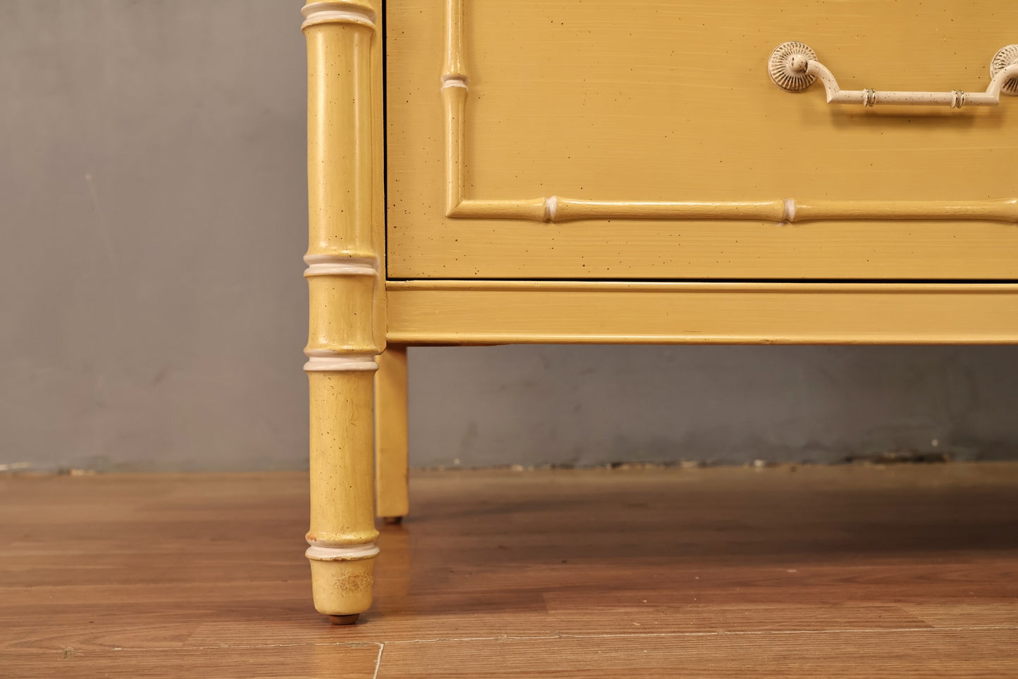 Thomasville Lemon Meringue 7-Drawer Dresser