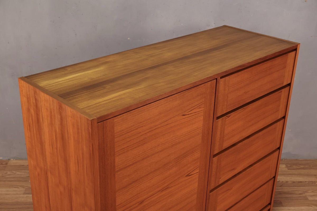 1980s Danish Teak 5-Drawer Bachelor's Chest