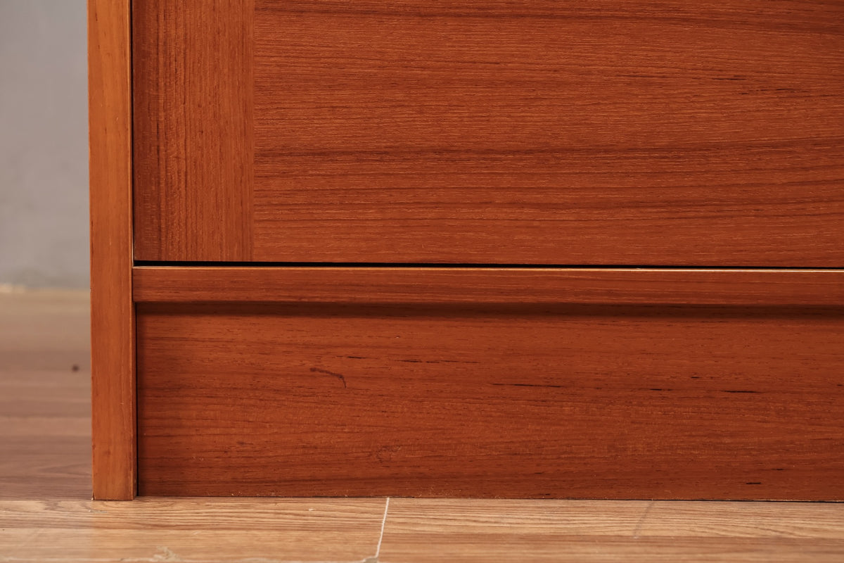 1980s Danish Teak 5-Drawer Bachelor's Chest
