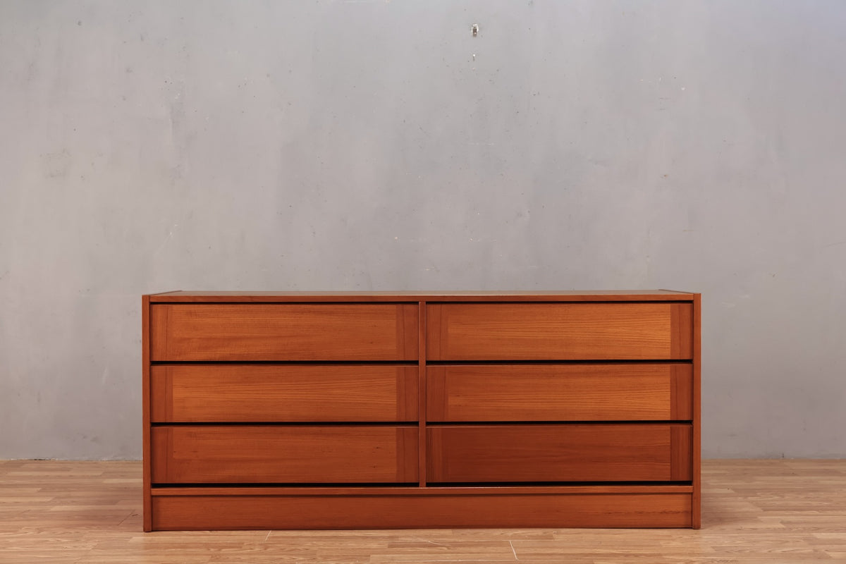 1980s Danish Teak 6-Drawer Dresser