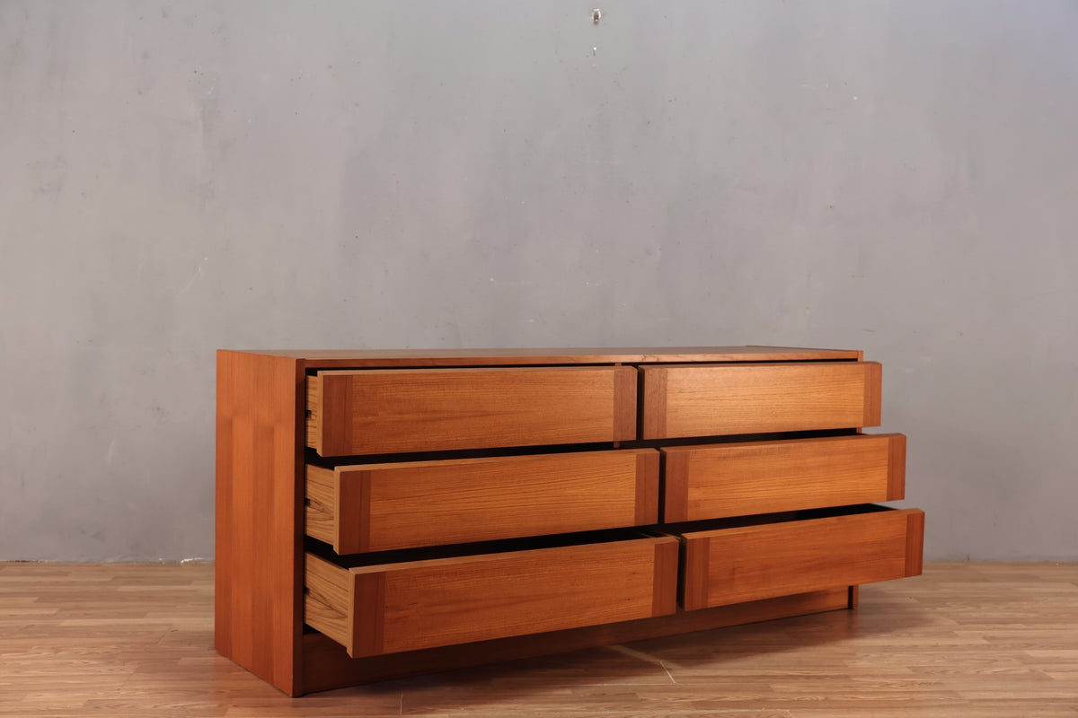 1980s Danish Teak 6-Drawer Dresser