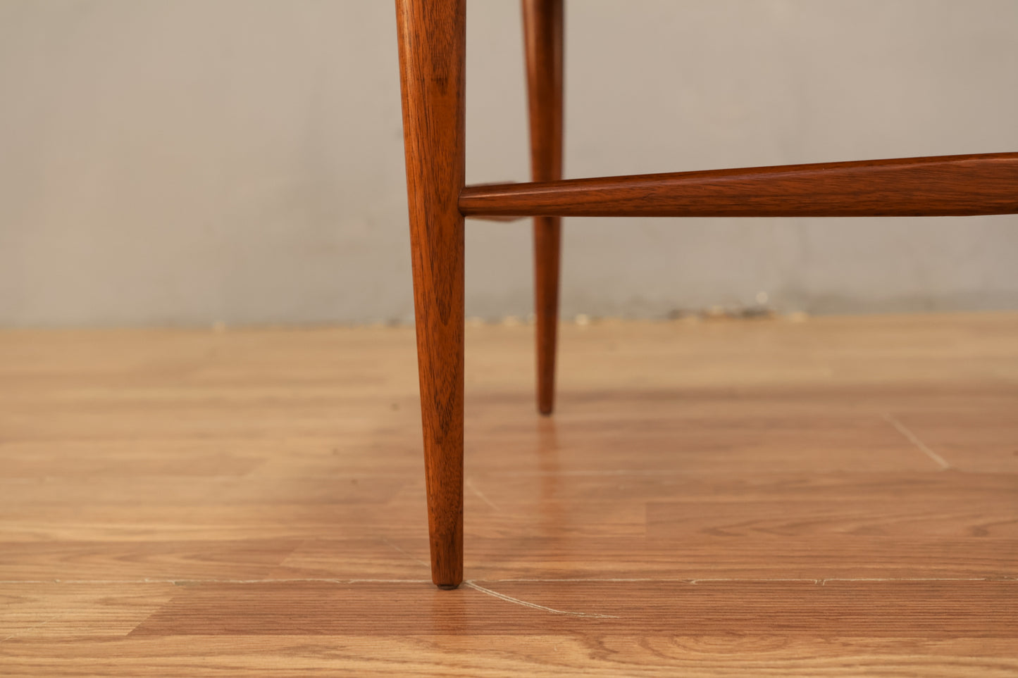 Mid Century Hourglass 2-Tier End Table