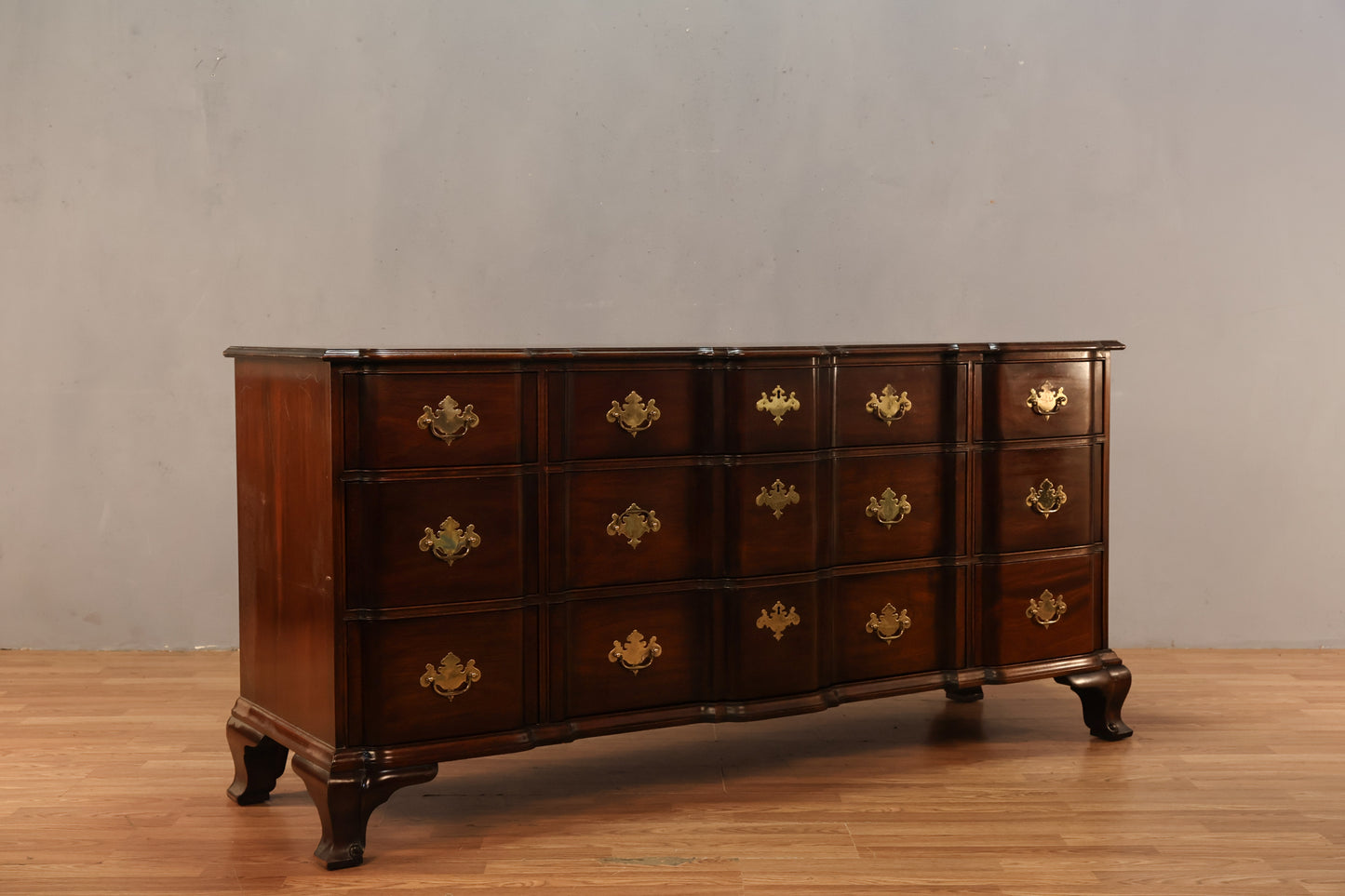Georgian-Style Scalloped 9-Drawer Dresser - ONLINE ONLY