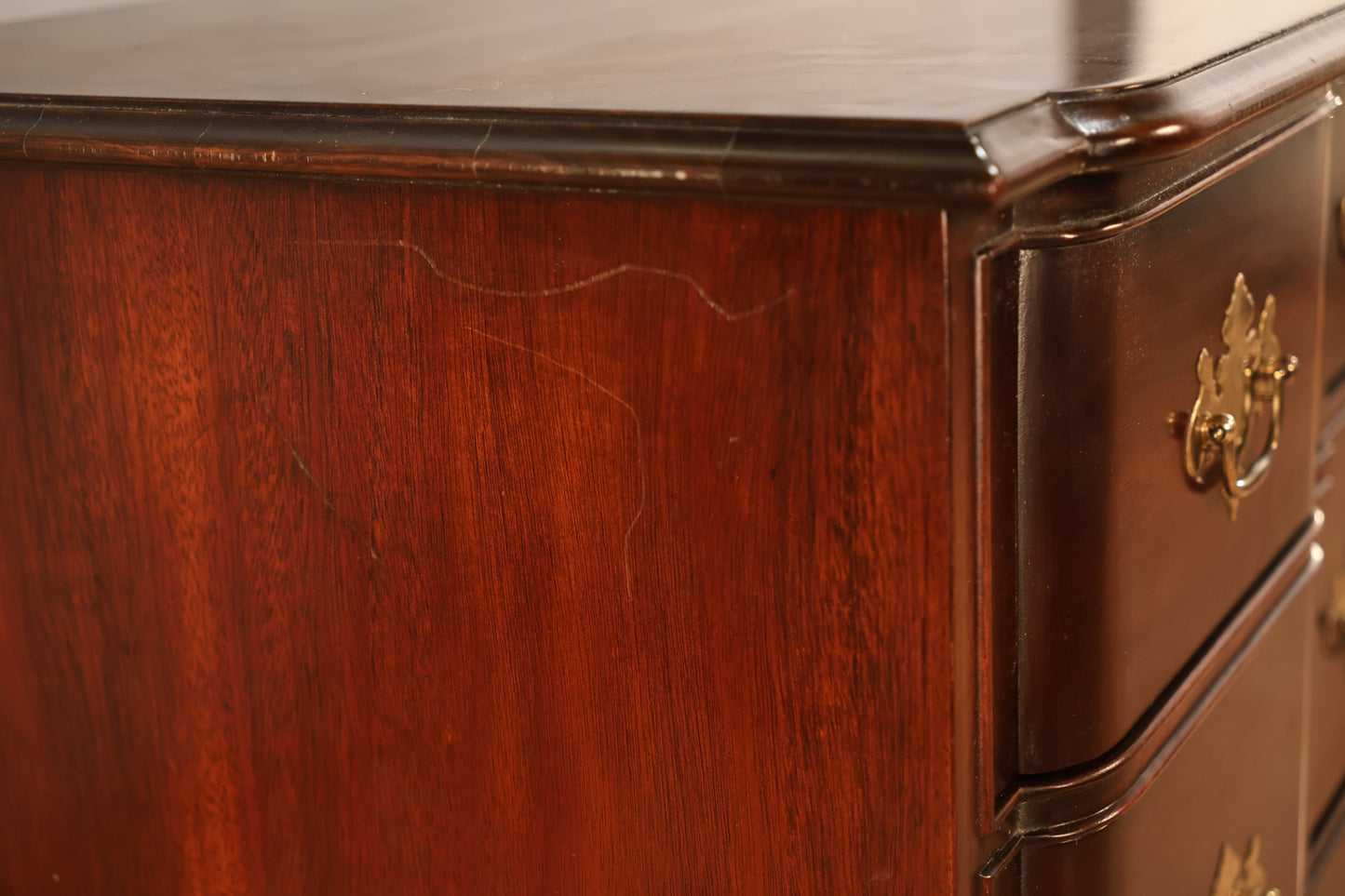 Georgian-Style Scalloped 9-Drawer Dresser - ONLINE ONLY