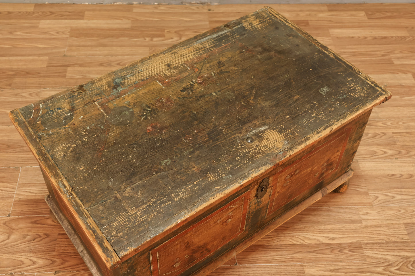 Distressed 1800s Pine Trunk