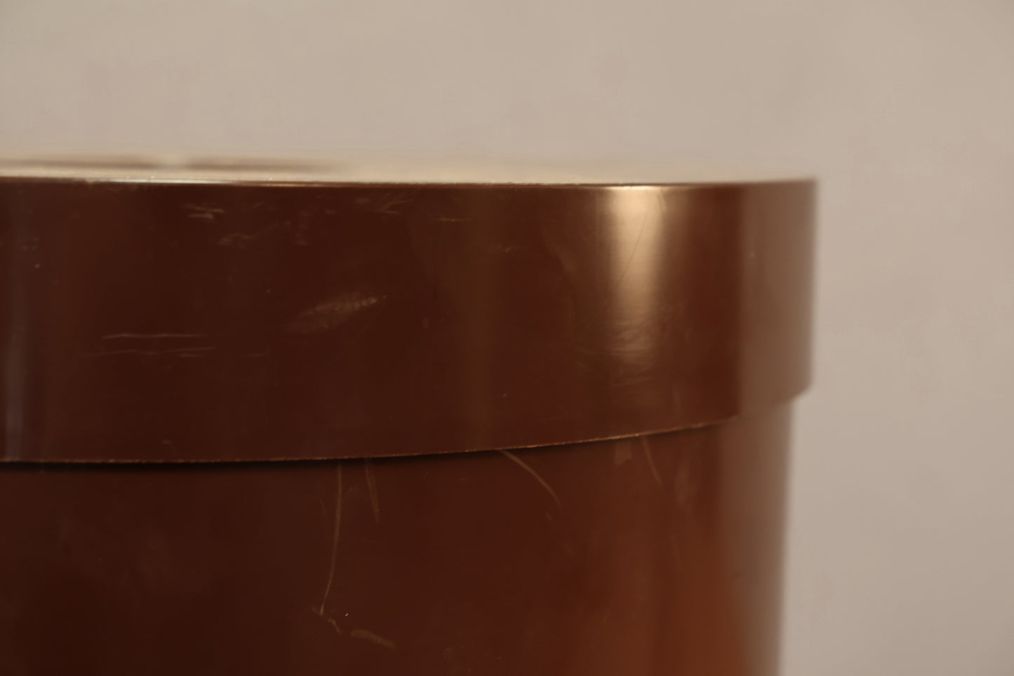 Plastic Hickory Hamper