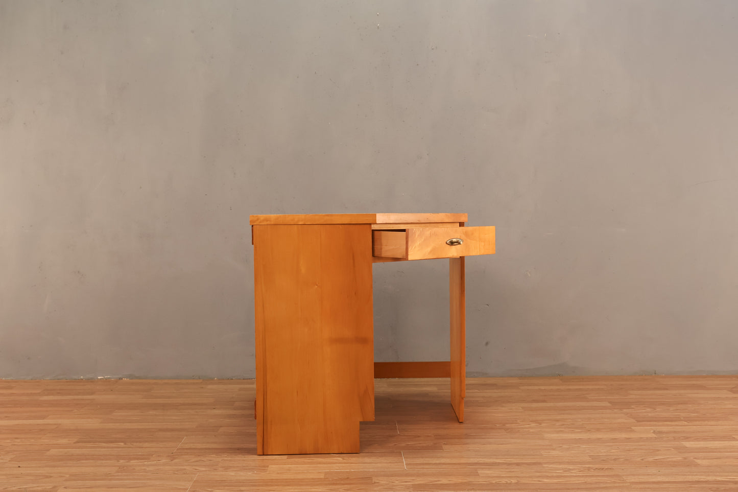 Simple Pine 1-Drawer Corner Desk