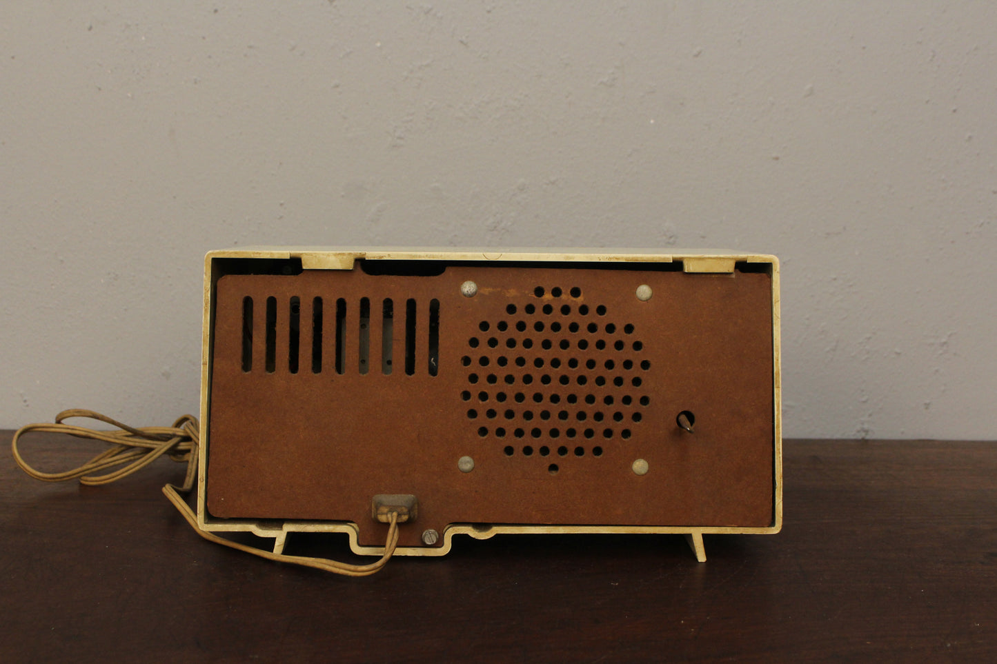 Prop 1960s General Electric Tube Clock Radio