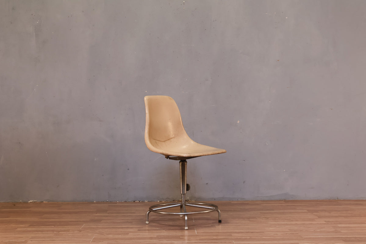 Industrial Fiberglass Shop Stool - ONLINE ONLY
