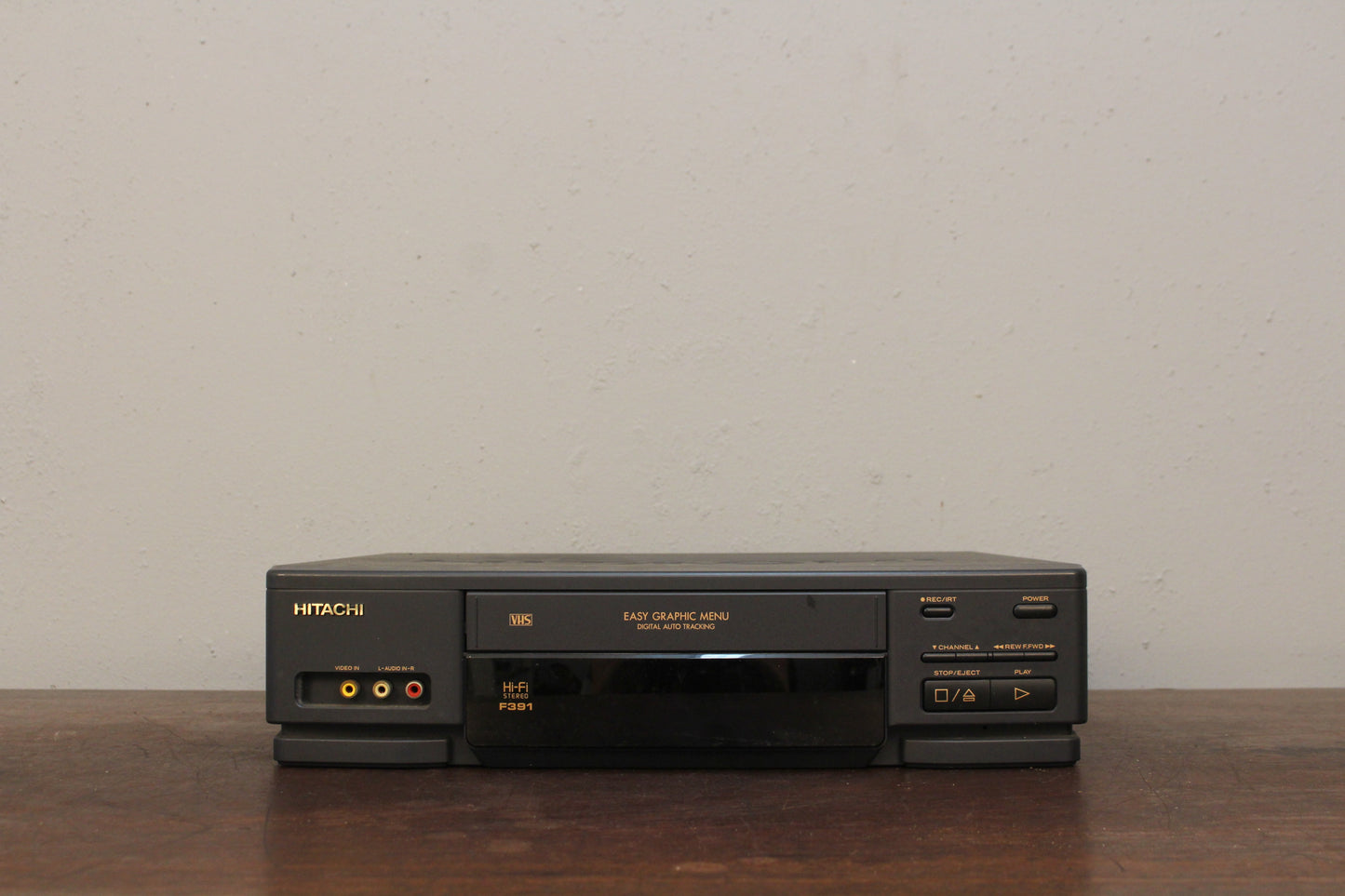 Prop Hitachi VCR