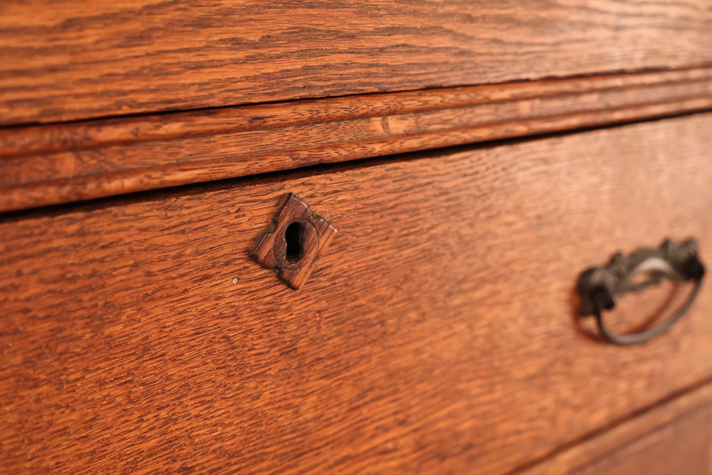 Victorian Eastlake Oak 5-Drawer Dresser
