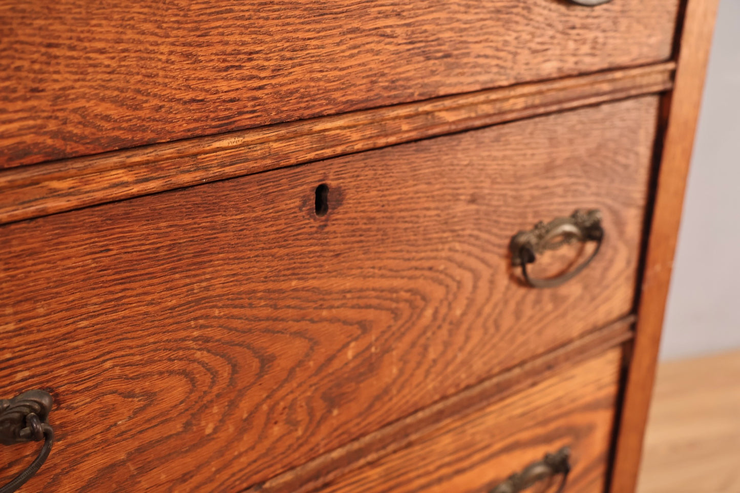 Victorian Eastlake Oak 5-Drawer Dresser