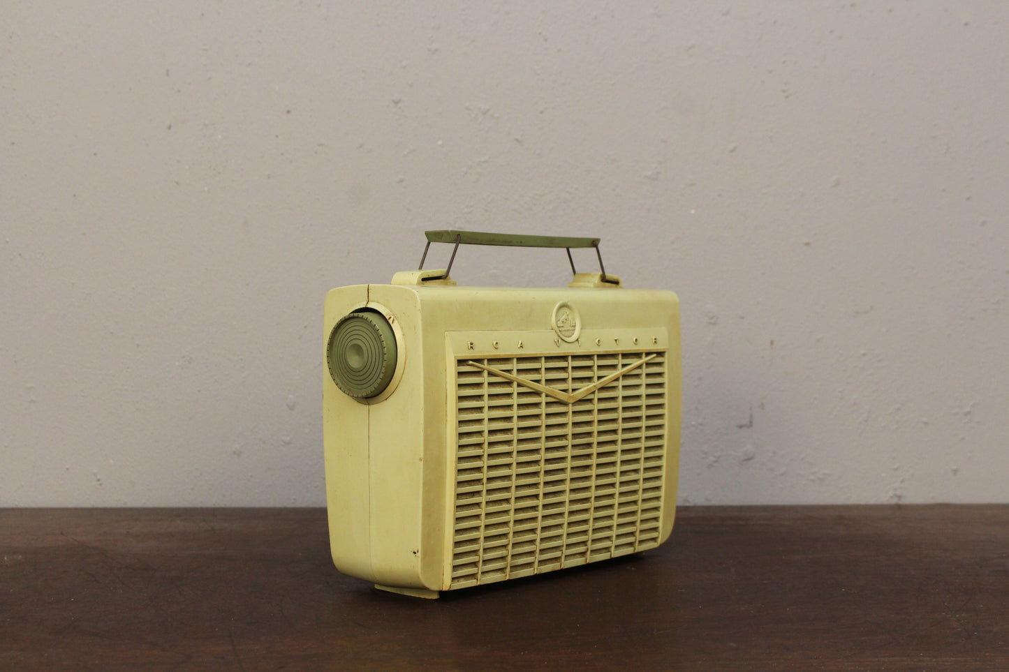 Prop 1950s RCA Victor Green Radio