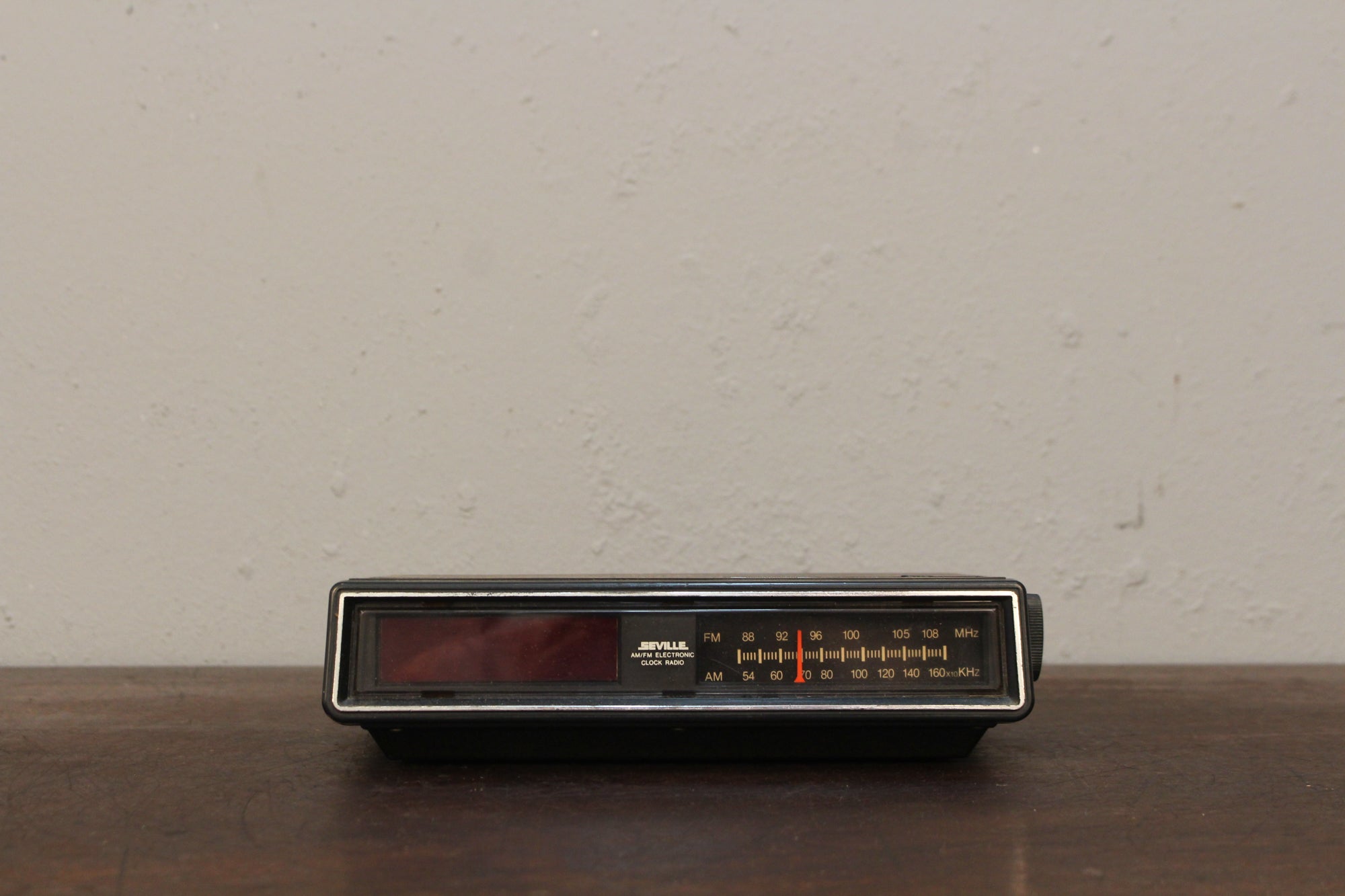 Prop Seville Clock Radio – Furnish Green