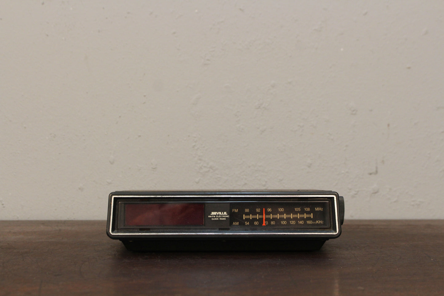 Prop Seville Clock Radio