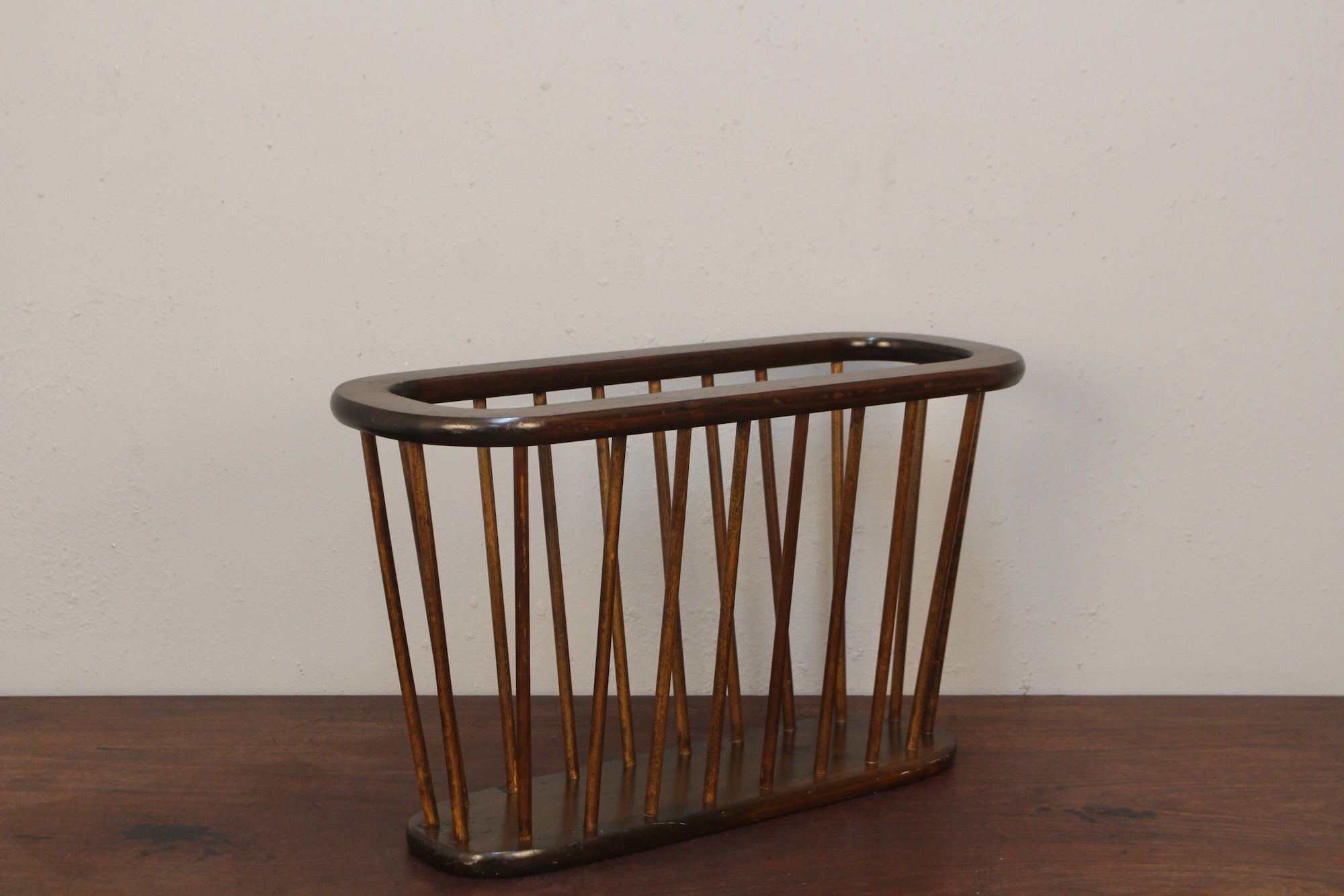 Mid Century Spindle Magazine Rack – Furnish Green