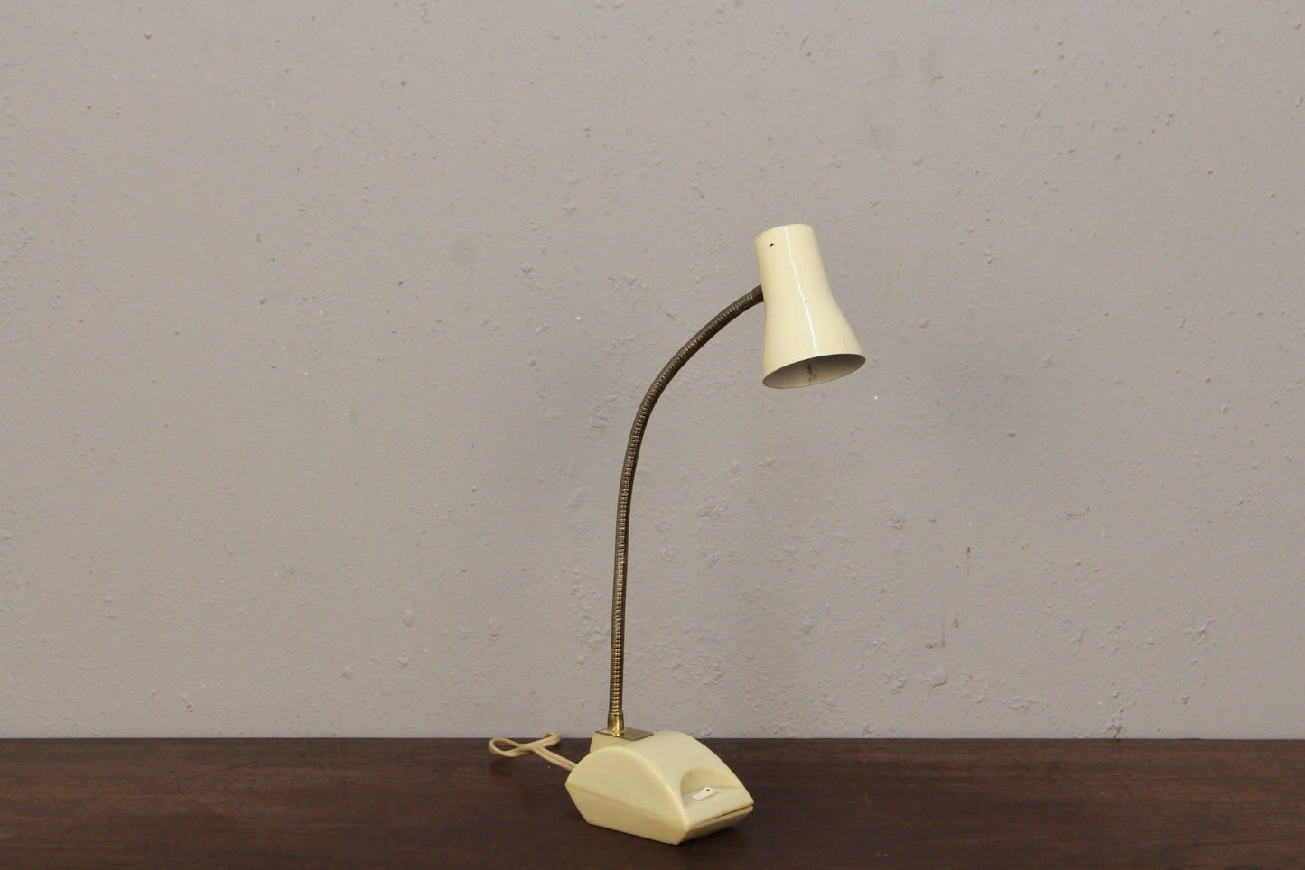 Mini Retro Cream Desk Lamp