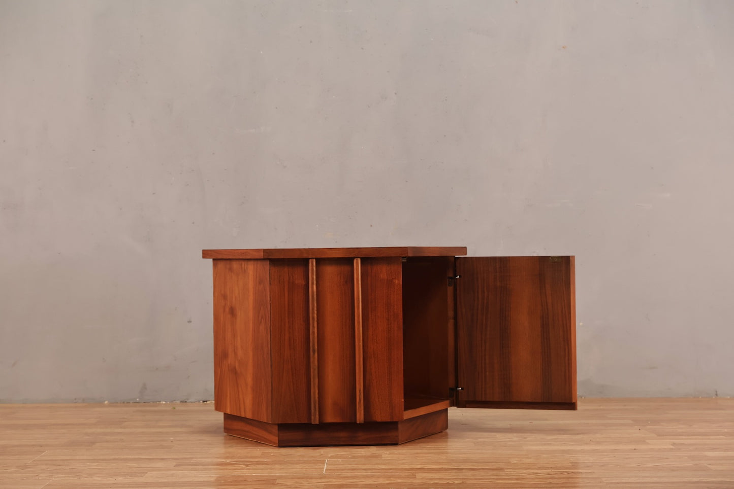 Lane "Rhythm" Walnut 1-Door End Table - ONLINE ONLY