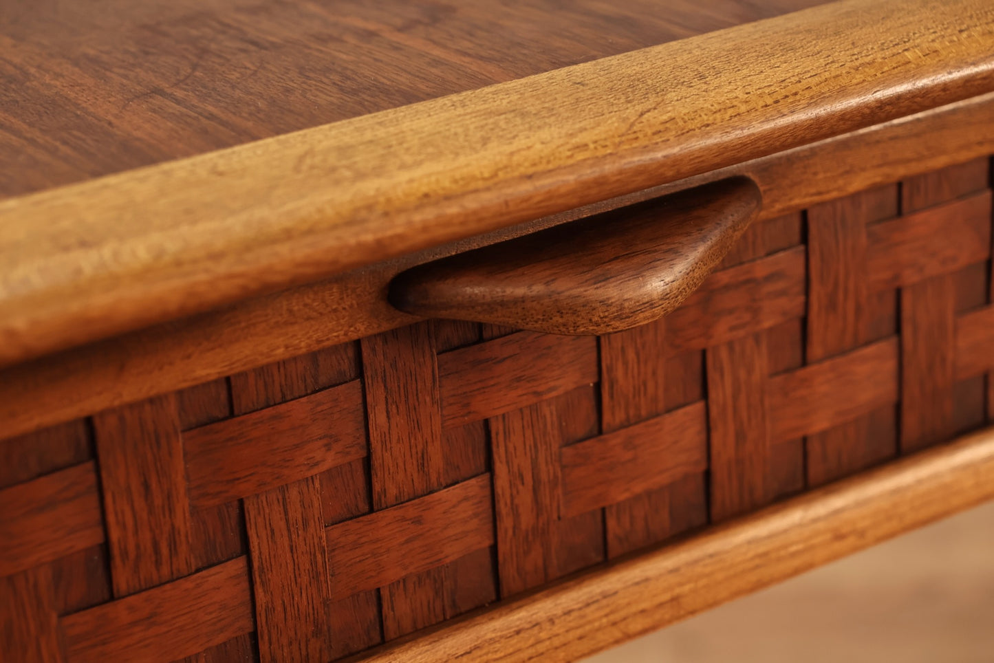 Lane "Perception" Walnut 1-Drawer End Table - ONLINE ONLY