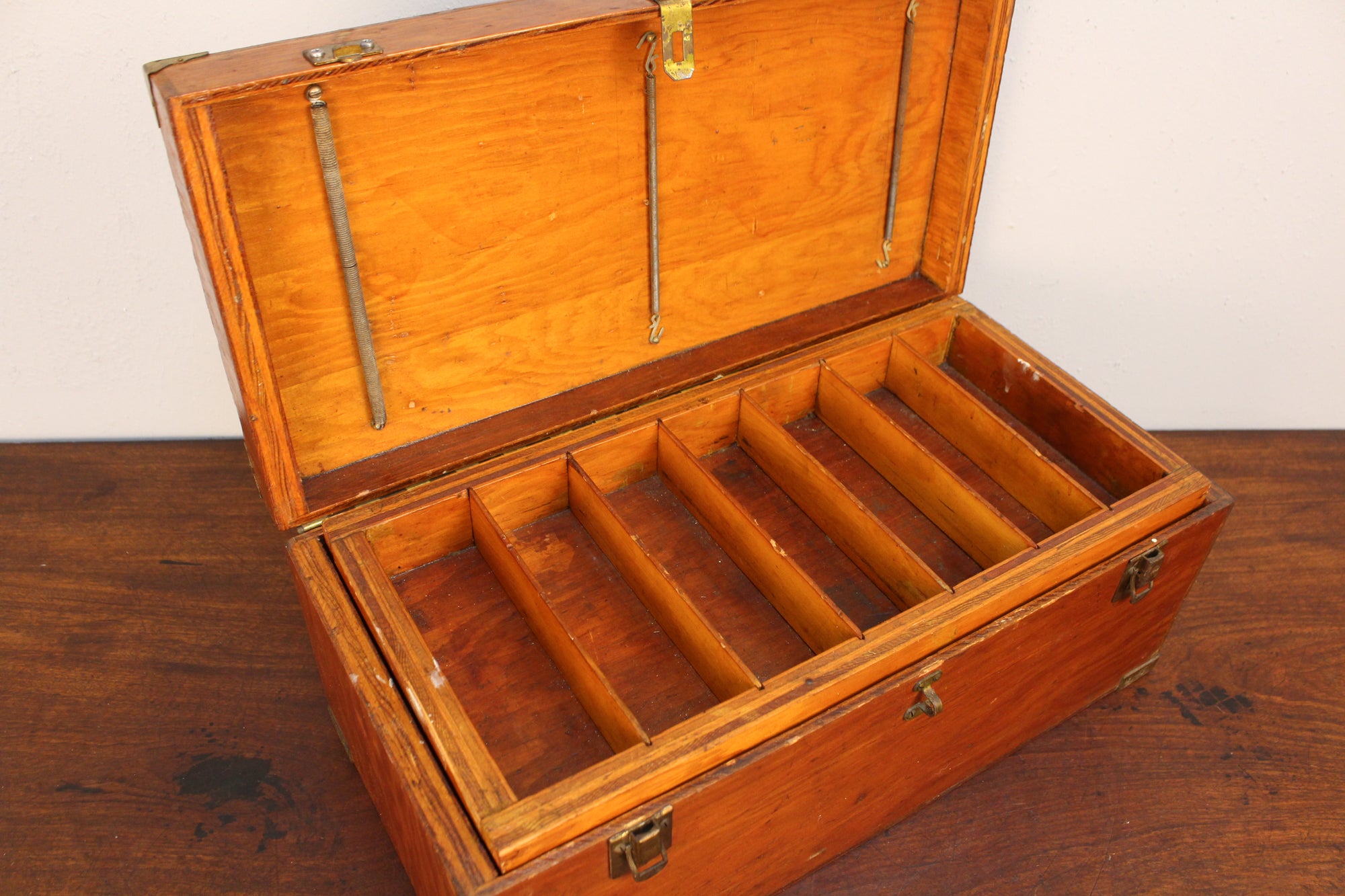 Antique Wooden Toolbox – Furnish Green