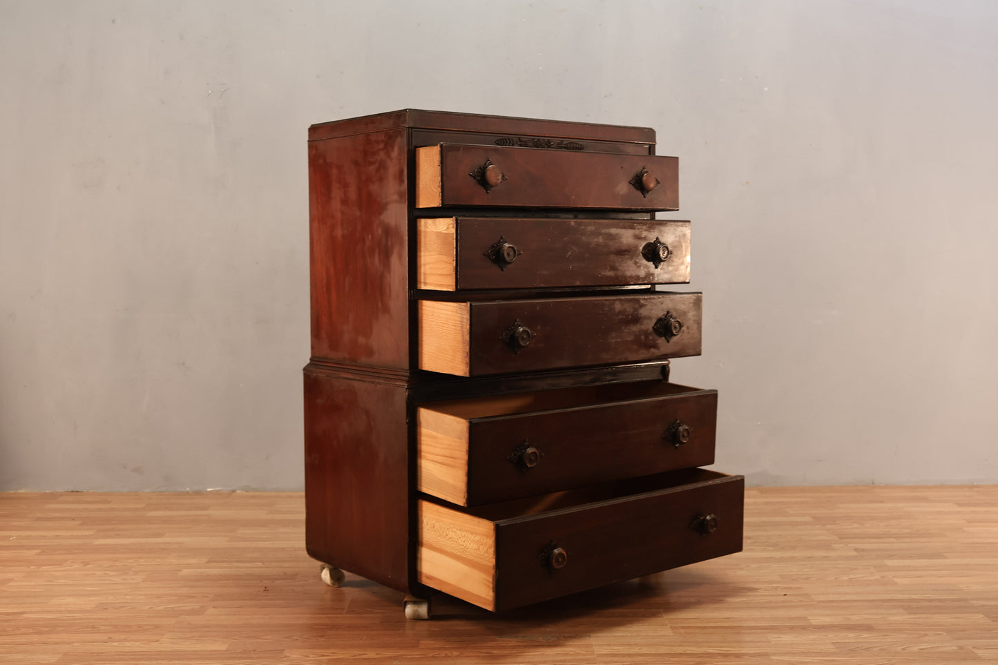 Antique Mahogany 5-Drawer Dresser