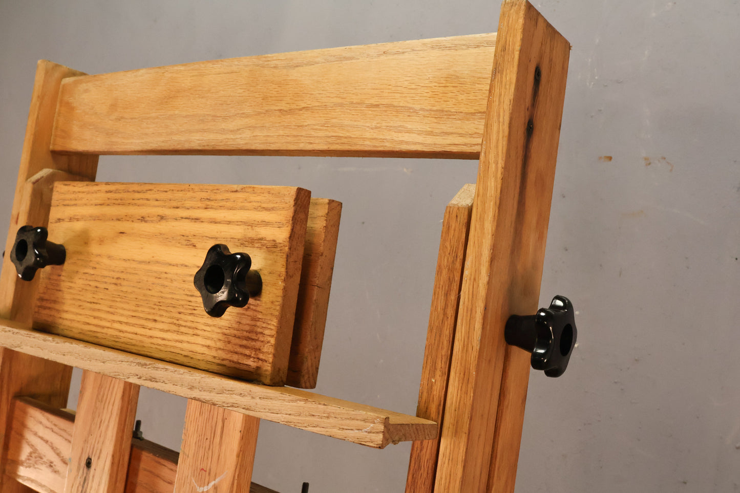 Large Oak Easel - ONLINE ONLY