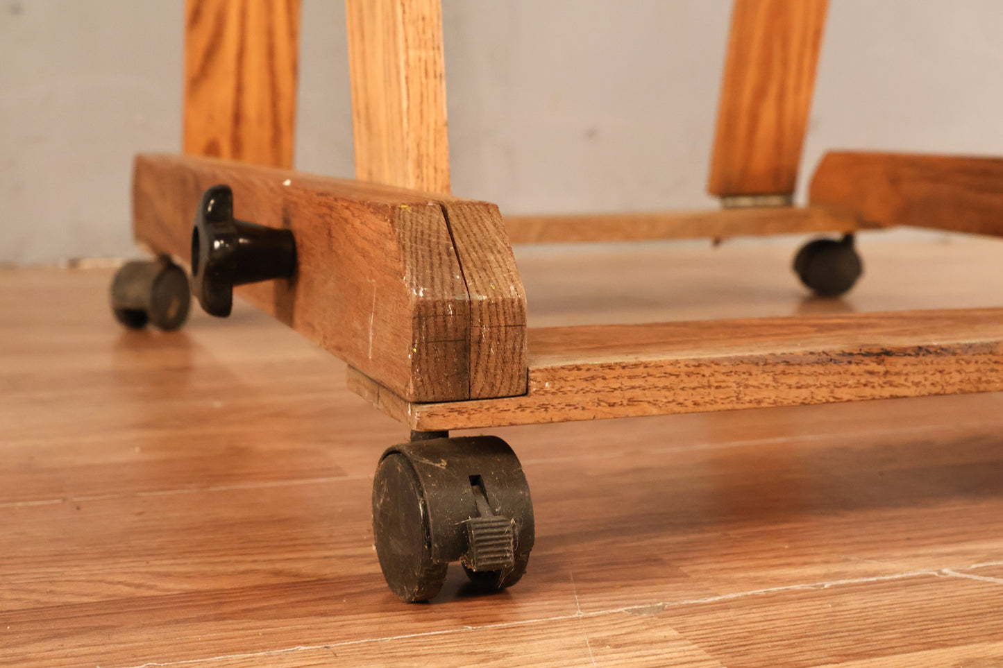 Large Oak Easel - ONLINE ONLY