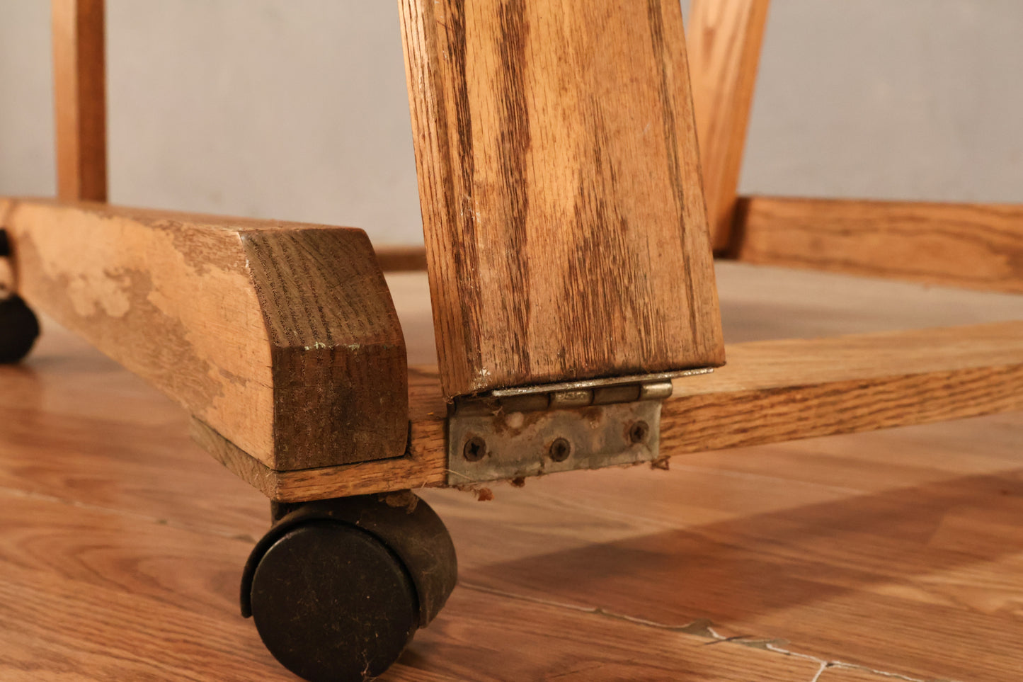 Large Oak Easel - ONLINE ONLY