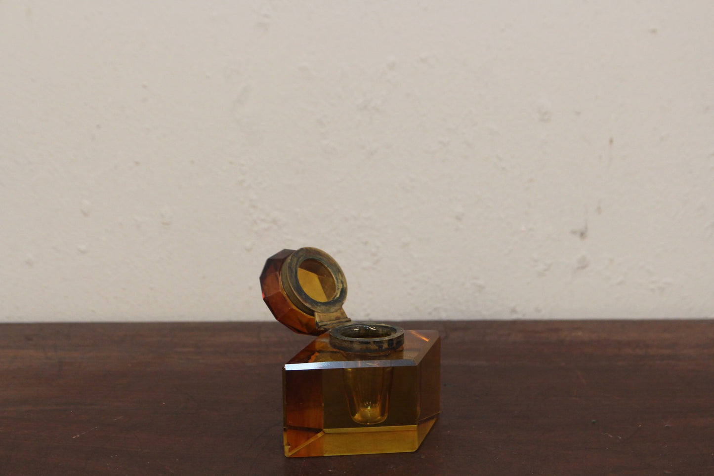 Victorian Amber Glass Inkwell