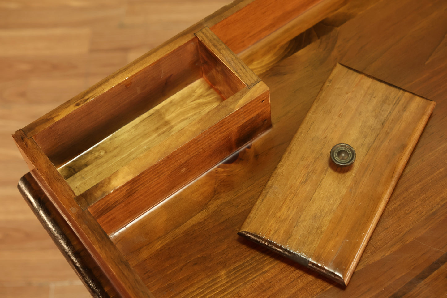Country Pine 2-Drawer Desk