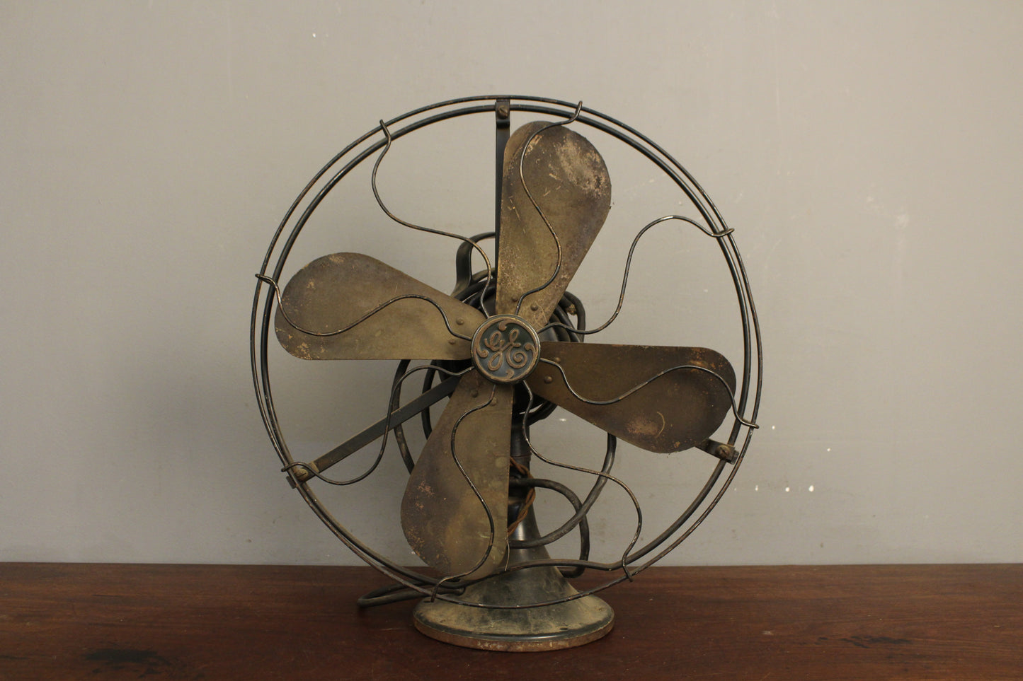 Prop Antique General Electric Table Fan