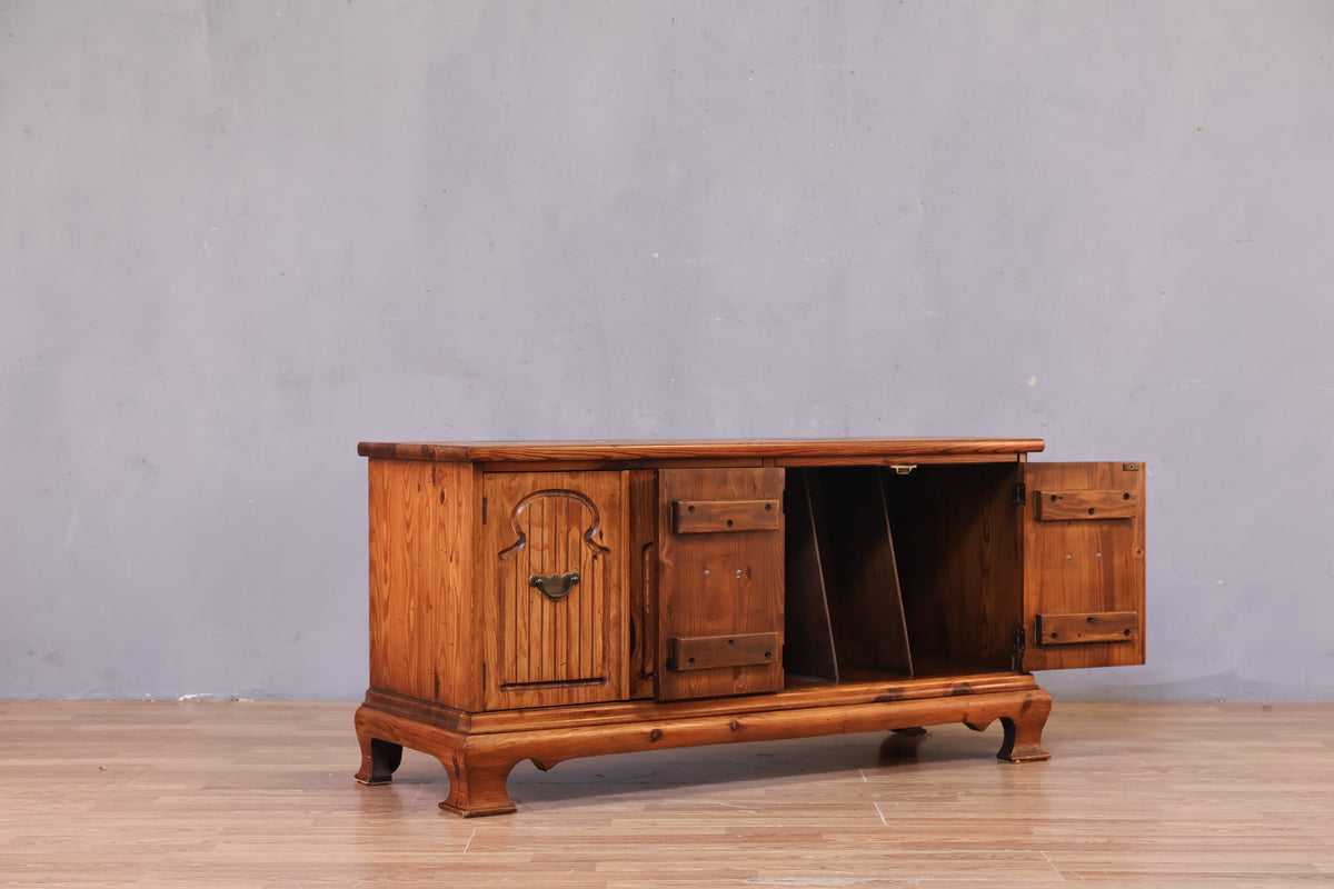 Country Pine 4-Door Record Cabinet