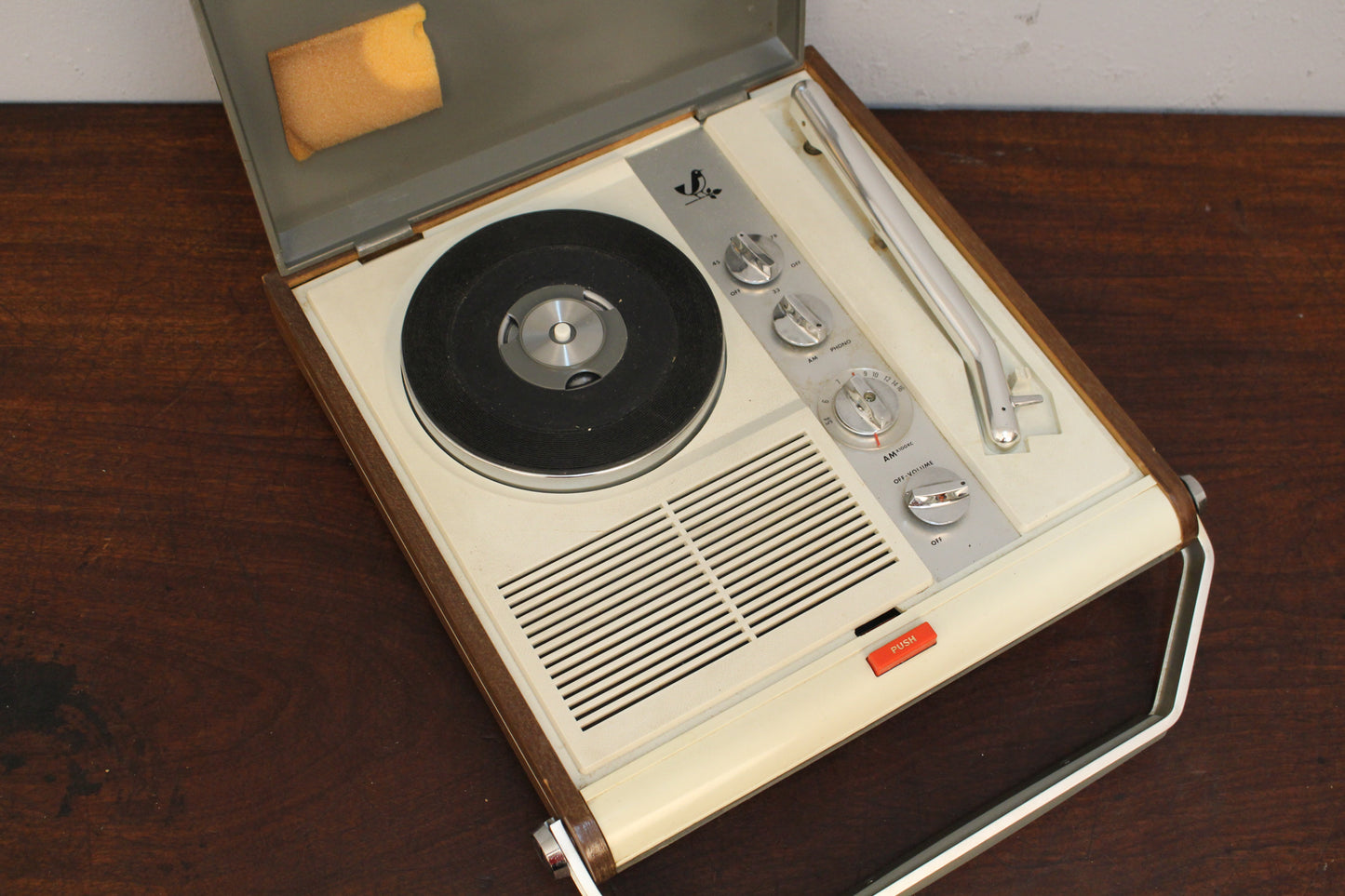 1970s Robin Prop Portable Turntable