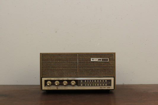 1960s Prop General Electric Radio