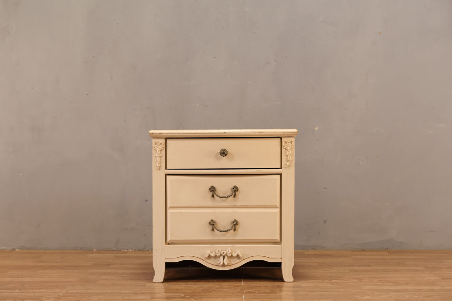 Country White 2-Drawer Nightstand