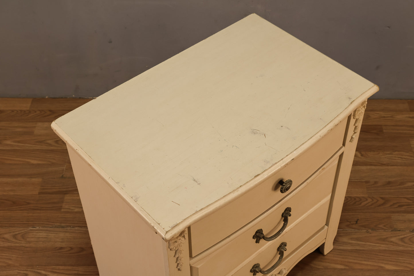 Country White 2-Drawer Nightstand