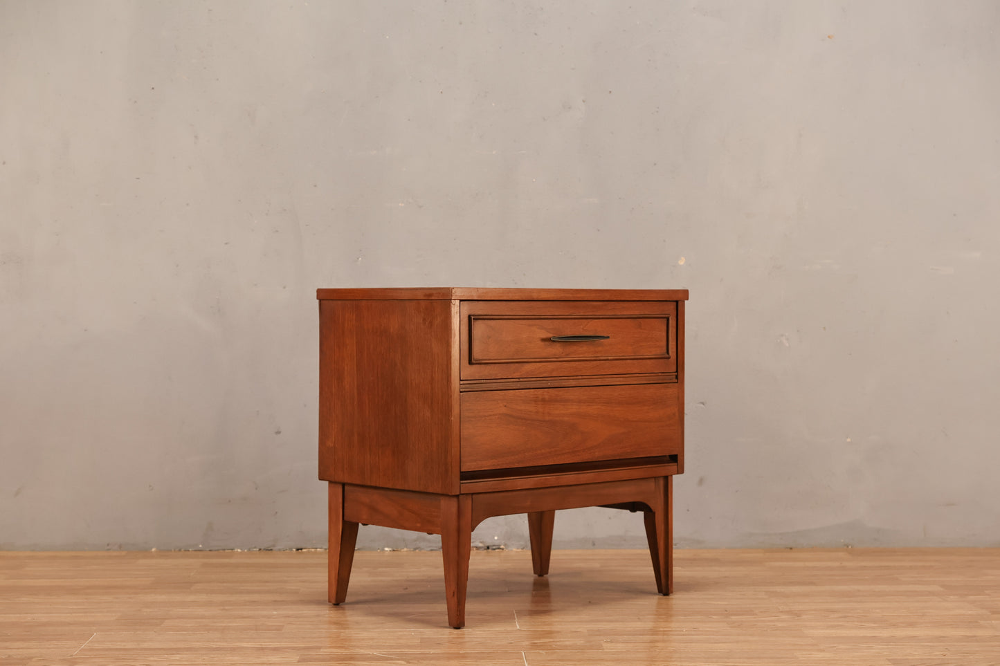 Classic Walnut 2-Drawer Nightstand