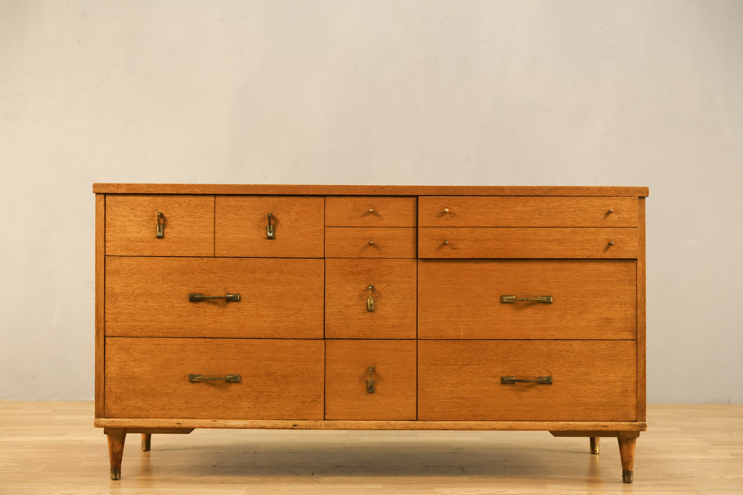 Stanley Mid Century 9-Drawer Dresser