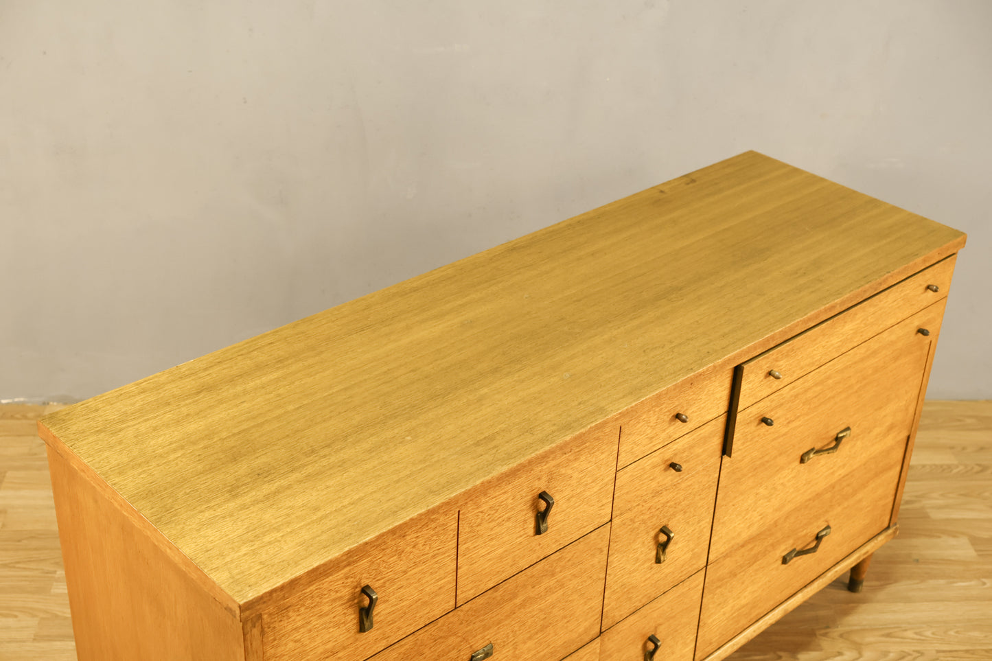 Stanley Mid Century 9-Drawer Dresser