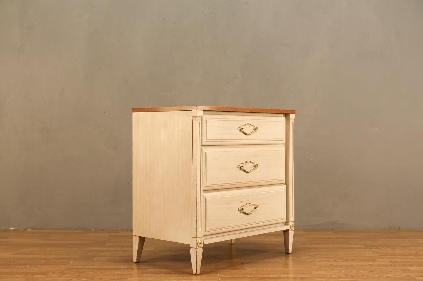 Country White & Laminate 3-Drawer Commode