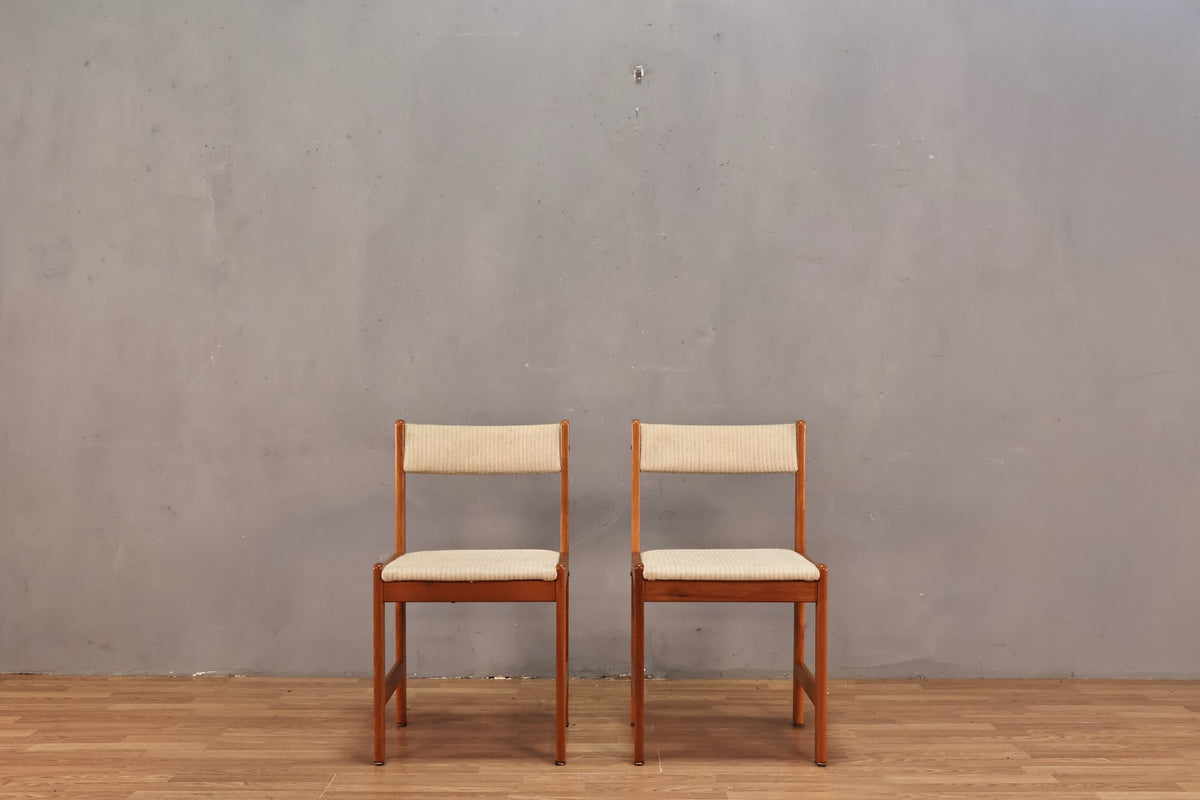 Findahl Teak & Oatmeal Side Chair