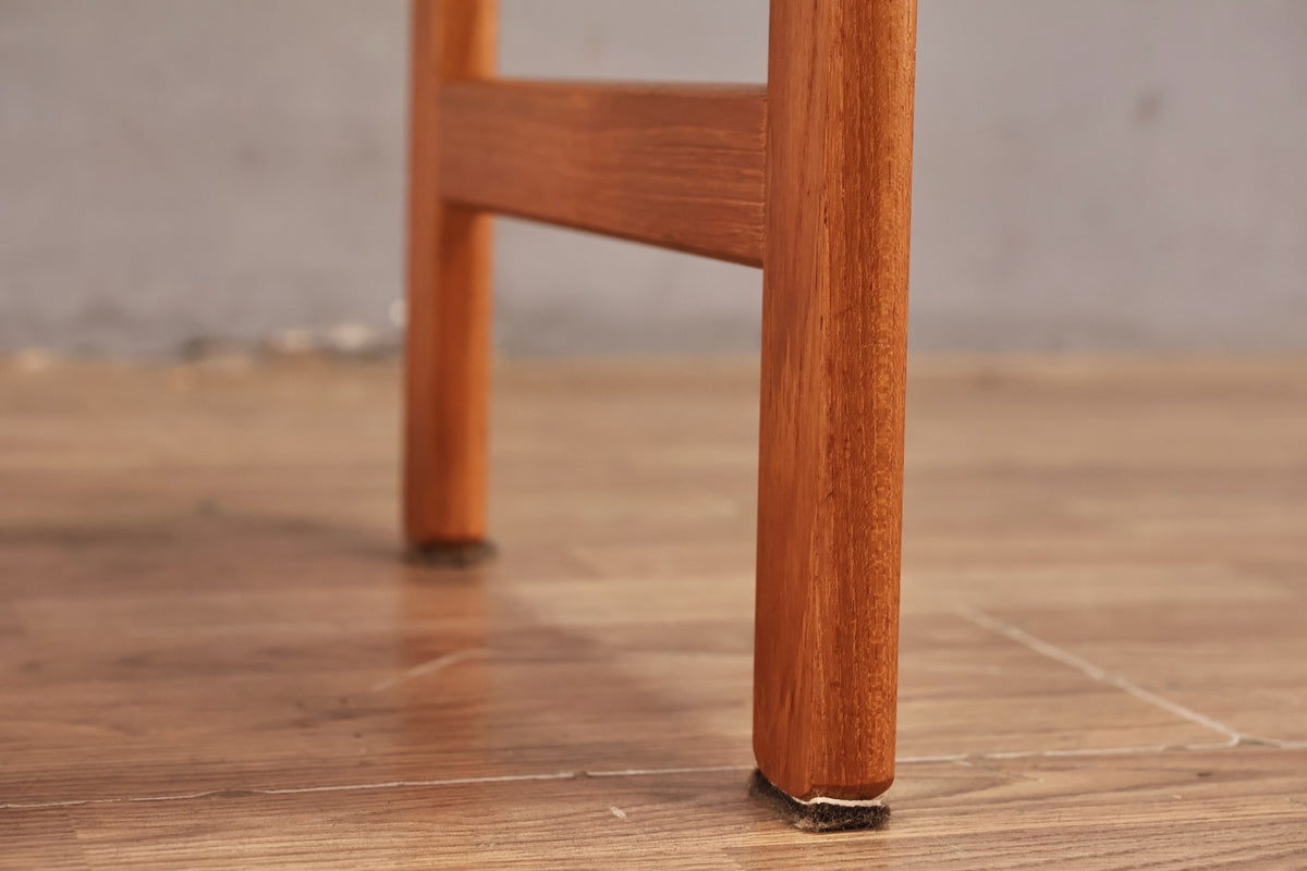 Findahl Teak & Oatmeal Side Chair