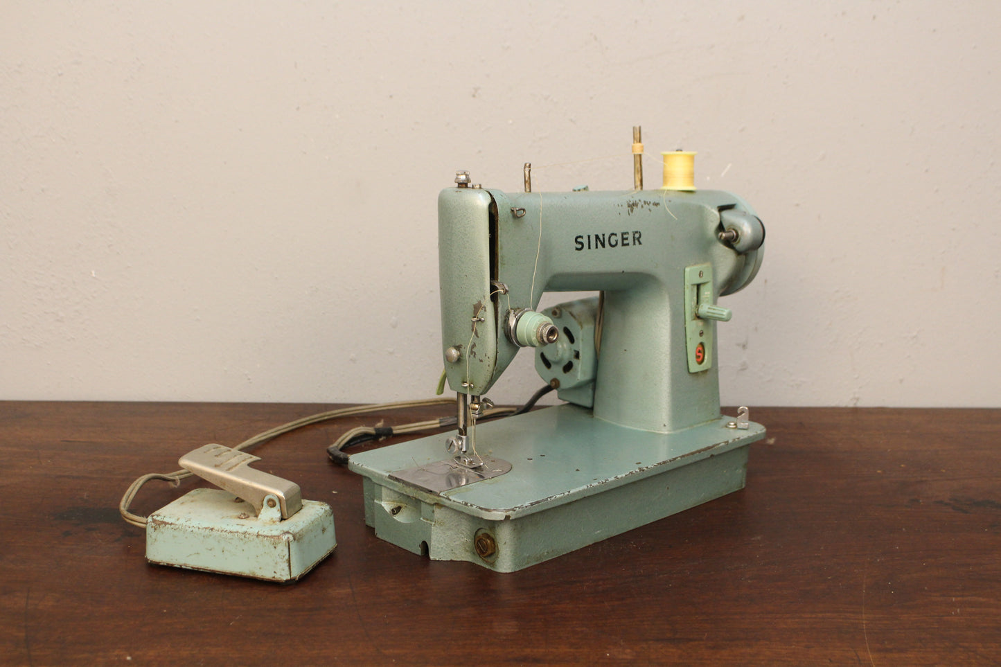 1960s Mint Singer Sewing Machine