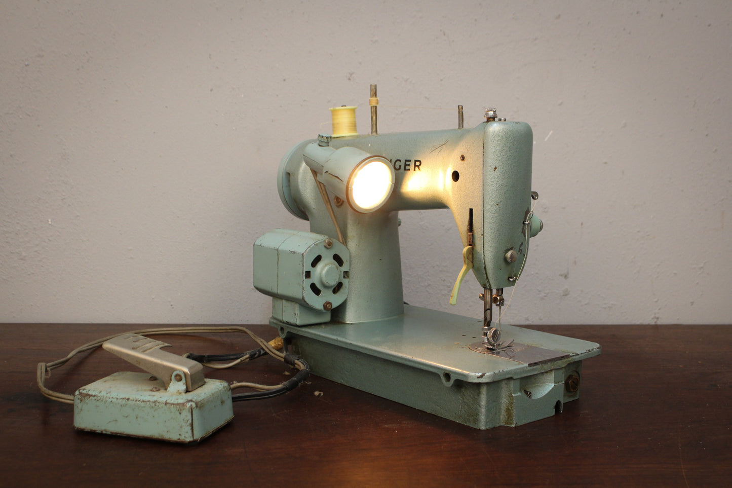 1960s Mint Singer Sewing Machine