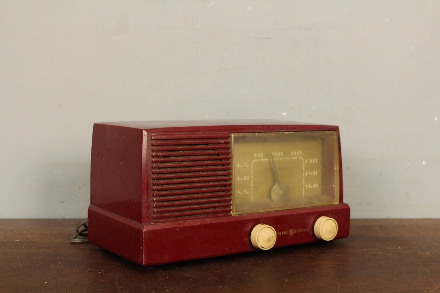 1950s Maroon Tube Radio