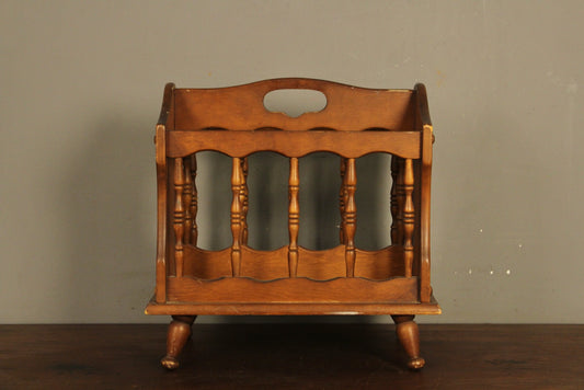 Country Maple Magazine Rack
