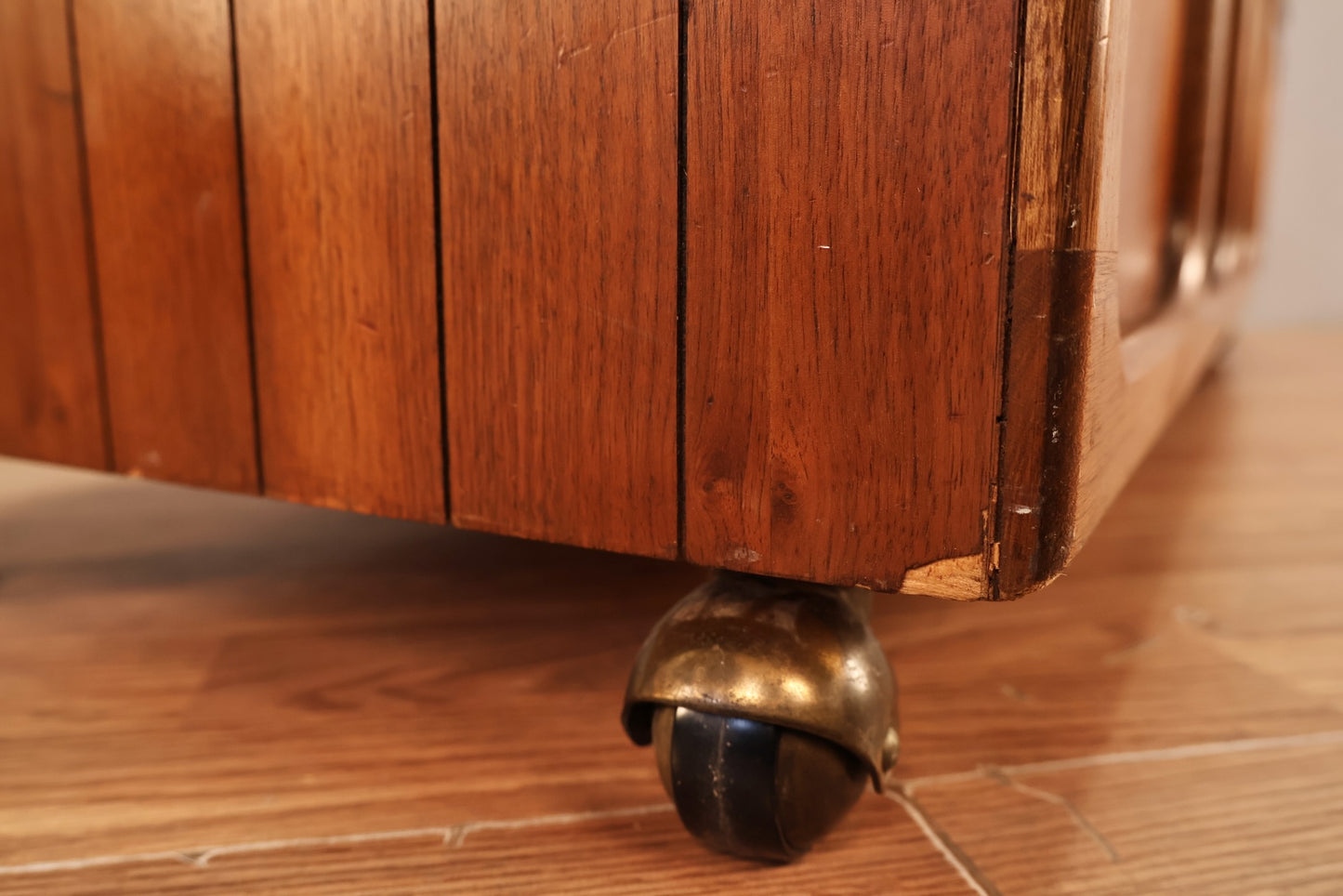 Lane Honeydew Cedar-Lined Chest