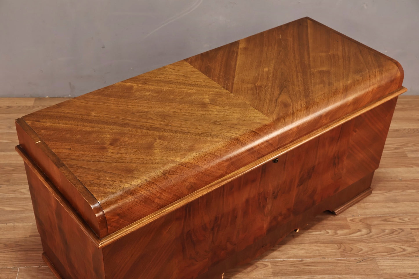 Lane Deco Cedar Chest